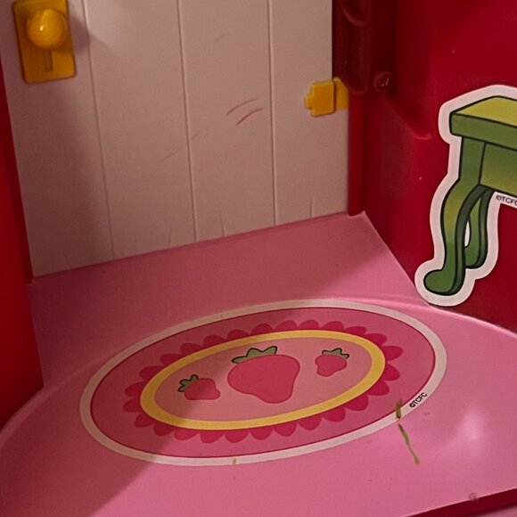 Strawberry Shortcake Berry Happy Home Playset with Doll & Accessories Vintage - Picture 5 of 15